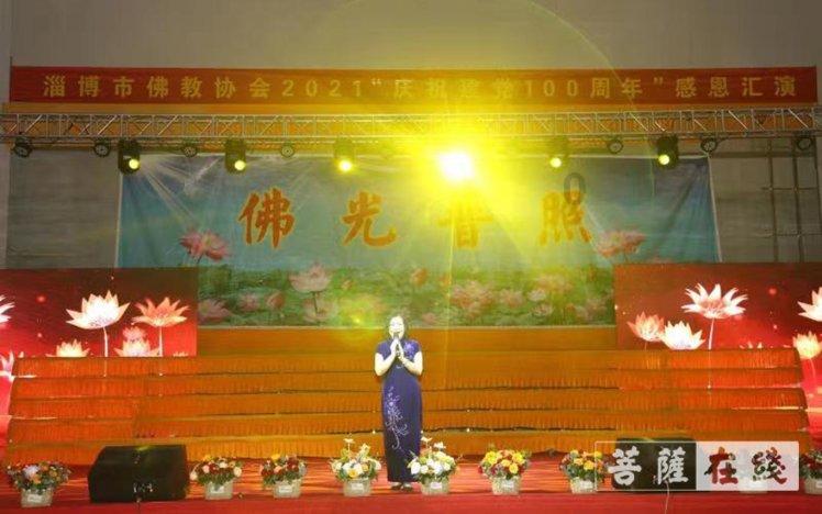 写出两句含月的诗句？